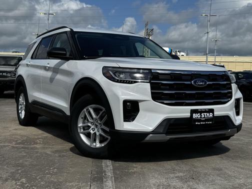 Star White Metallic Tri-Coat 2026 Ford Explorer Active