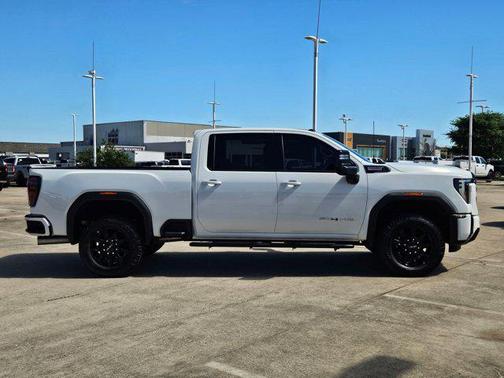 Summit White 2025 GMC Sierra 2500 AT4