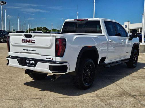 Summit White 2025 GMC Sierra 2500 AT4