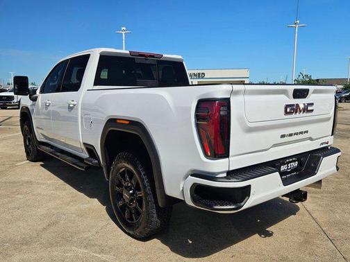 Summit White 2025 GMC Sierra 2500 AT4