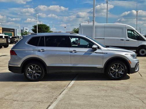 White 2024 Volkswagen Tiguan 2.0T SE