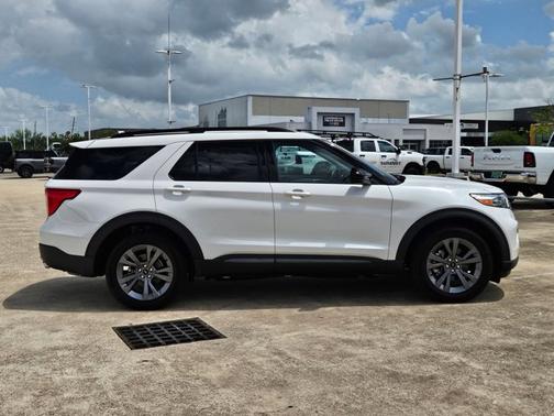 STAR WHITE MET TRI-COAT 2022 Ford Explorer XLT