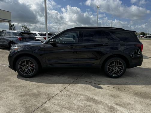 Agate Black Metallic 2026 Ford Explorer ST-Line