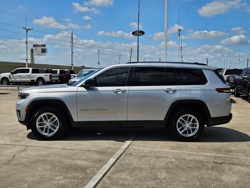 Silver Zynith 2022 Jeep Grand Cherokee L Laredo