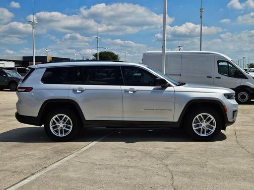 Silver Zynith 2022 Jeep Grand Cherokee L Laredo