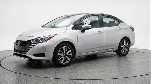 Brilliant Silver Metallic 2025 Nissan Versa 1.6 SV