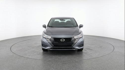 Gun Metallic 2025 Nissan Versa 1.6 SV