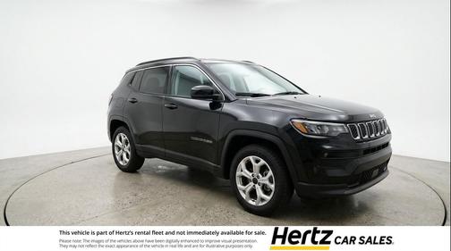 Diamond Black Crystal Pearlcoat 2025 Jeep Compass Latitude