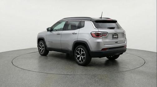 Silver Zynith Metallic Clearcoat 2025 Jeep Compass Limited