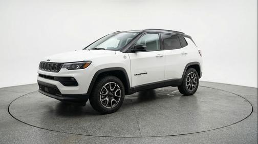 Bright White Clearcoat 2025 Jeep Compass Trailhawk