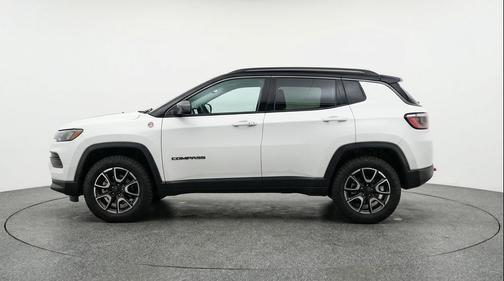 Bright White Clearcoat 2025 Jeep Compass Trailhawk