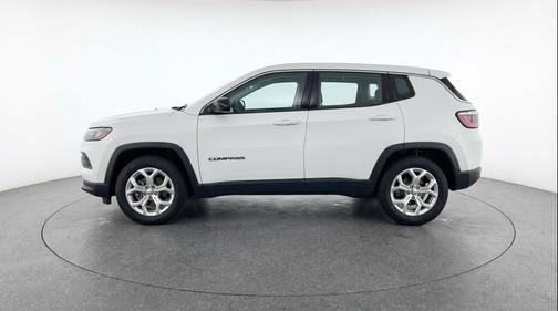 Bright White Clearcoat 2025 Jeep Compass Latitude