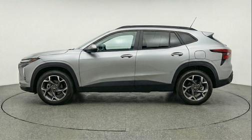 Sterling Gray Metallic 2025 Chevrolet Trax LT