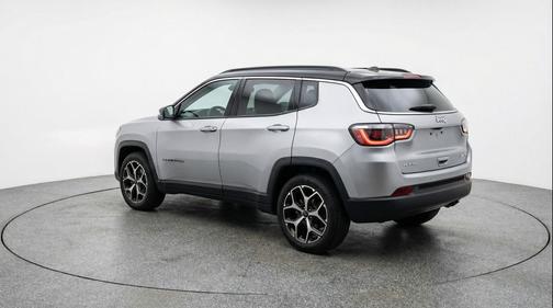 Silver Zynith Metallic Clearcoat 2025 Jeep Compass Limited