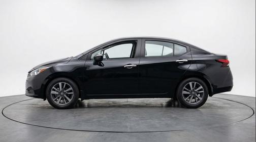 Super Black 2025 Nissan Versa 1.6 SV