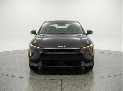 Aurora Black Pearl 2025 Kia K4 LXS