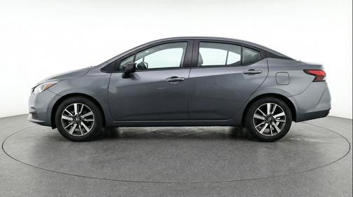 Gun Metallic 2025 Nissan Versa 1.6 SV