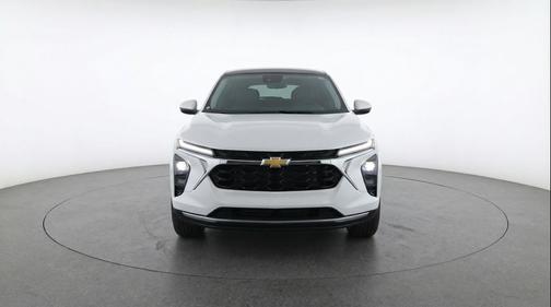 Summit White 2025 Chevrolet Trax LT
