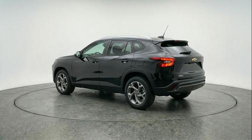 Mosaic Black Metallic 2025 Chevrolet Trax LT