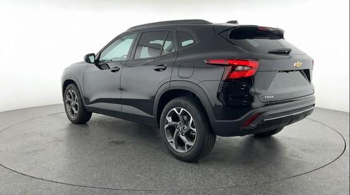 Mosaic Black Metallic 2025 Chevrolet Trax LT