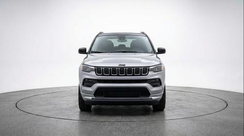 Silver Zynith Metallic Clearcoat 2025 Jeep Compass Limited