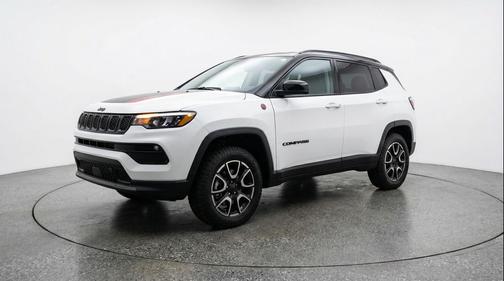 Bright White Clearcoat 2025 Jeep Compass Trailhawk