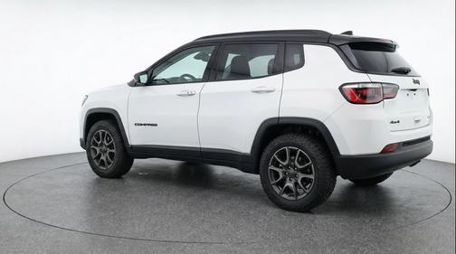 Bright White Clearcoat 2025 Jeep Compass Trailhawk