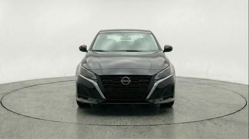 Super Black 2025 Nissan Altima SV FWD