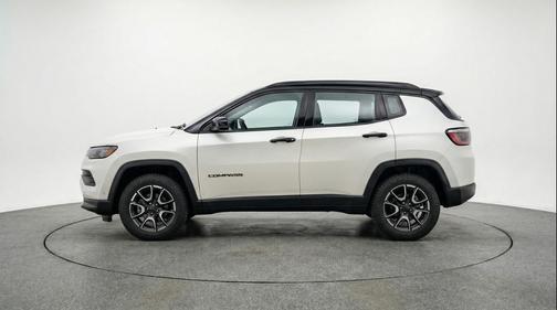 Bright White Clearcoat 2025 Jeep Compass Trailhawk
