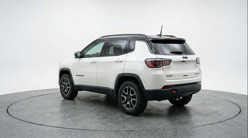 Bright White Clearcoat 2025 Jeep Compass Trailhawk