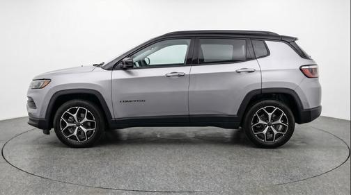 Silver Zynith Metallic Clearcoat 2025 Jeep Compass Limited