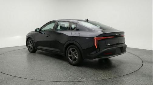Aurora Black Pearl 2025 Kia K4 LXS