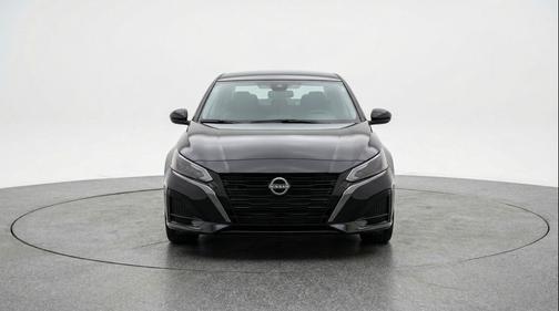 Super Black 2025 Nissan Altima SV FWD