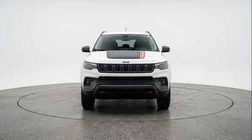 Bright White Clearcoat 2025 Jeep Compass Trailhawk