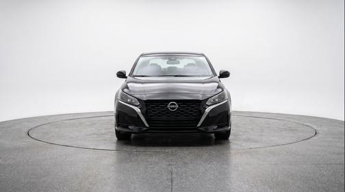 Super Black 2025 Nissan Altima SV FWD