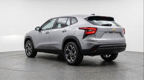 Sterling Gray Metallic 2025 Chevrolet Trax LT