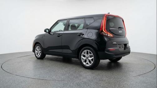 Fusion Black 2025 Kia Soul LX