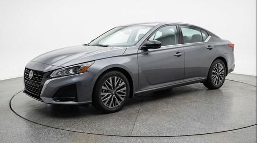 Gun Metallic 2025 Nissan Altima SV FWD