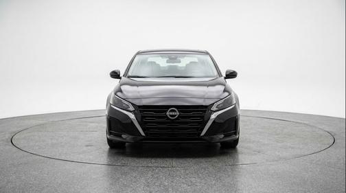 Super Black 2025 Nissan Altima SV FWD