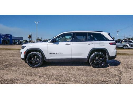 2023 Jeep Grand Cherokee LAREDO