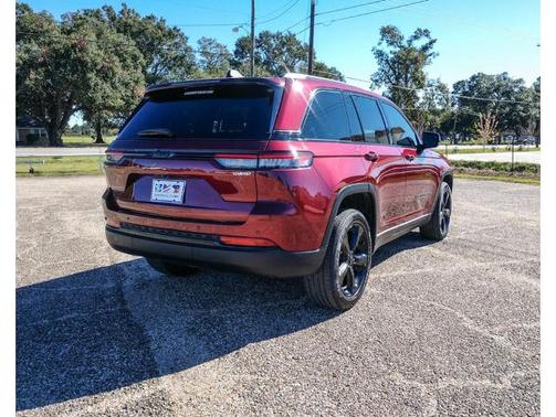 2024 Jeep Grand Cherokee LAREDO