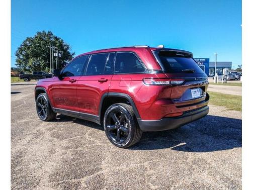 2024 Jeep Grand Cherokee LAREDO