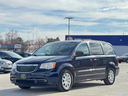 2013 Chrysler Town & Country Touring