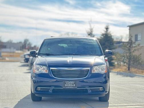 2013 Chrysler Town & Country Touring
