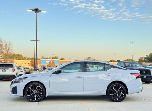 2023 Nissan Altima SR Intelligent AWD