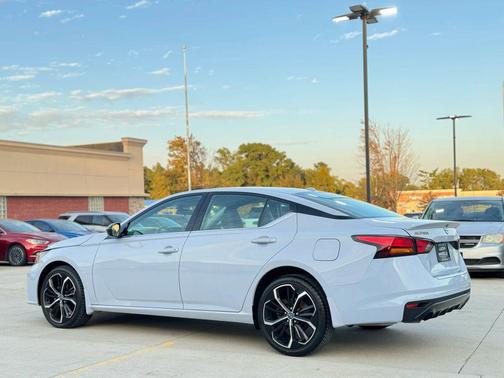 2023 Nissan Altima SR Intelligent AWD