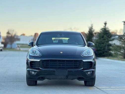 2016 Porsche Cayenne Cayenne