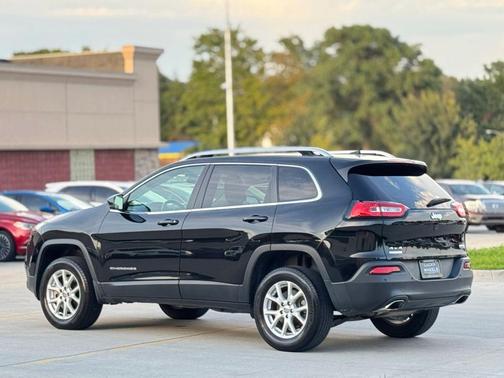 2017 Jeep Cherokee Sport