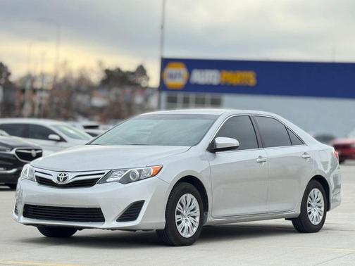 2014 Toyota Camry Hybrid LE