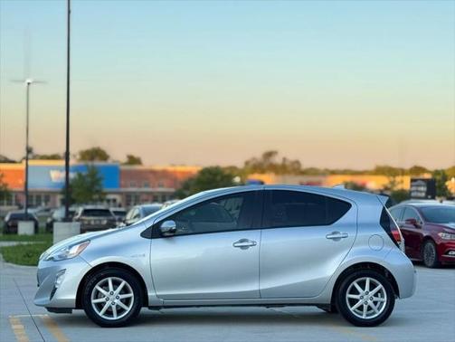 2016 Toyota Prius c Three
